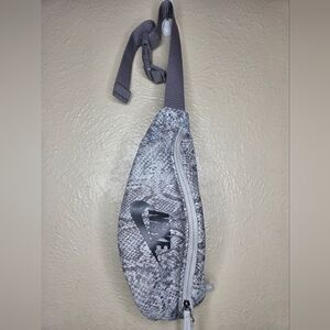 Nike Heritage Hip Pack Snake Skin Waist Bag Fanny Pack Gray Unisex Cross Belt